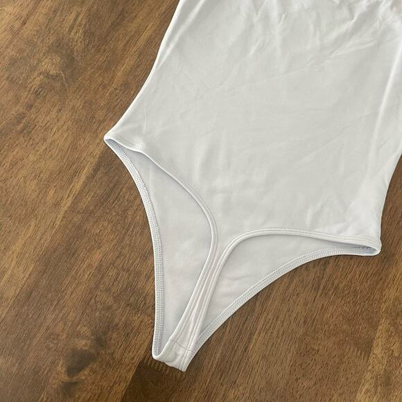 WORN ONCE aritzia blue linen color - Picture 6 of 8